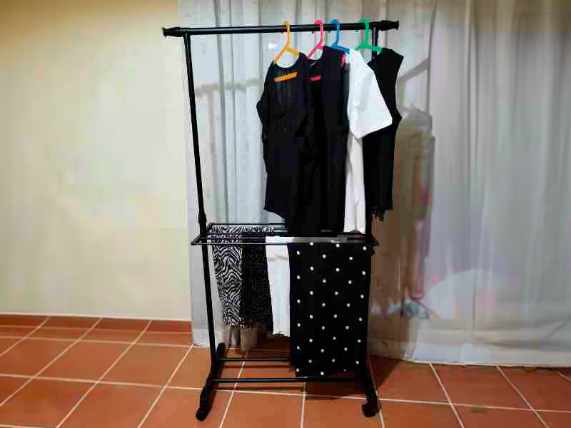Foto de cliente de Perchero Burro Extensible Ajustable con Ruedas con Barra y Estante Negro 145x160 cm