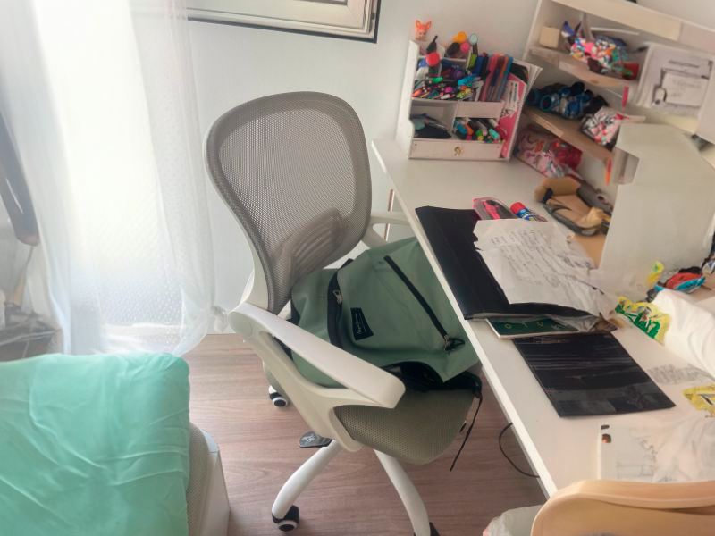Foto de cliente de Silla De Oficina Giratoria Perta Color Gris y Blanco