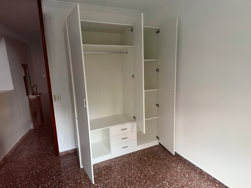 Foto de cliente de Armario Grande Roma Blanco 3 Cajones 3 Puertas 149x216 cm
