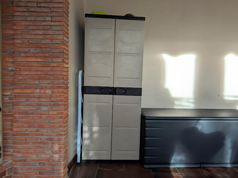 Foto de cliente de Armario Exterior 4 Estantes Titanium Color Negro 70x176 cm