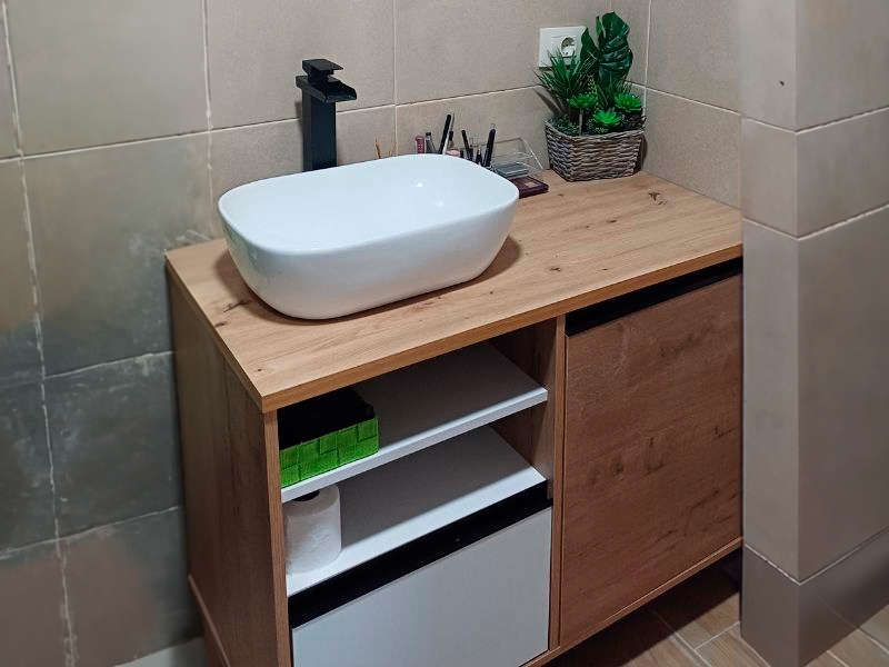 Foto de cliente de Mueble de Baño con Patas Támesis Roble y Blanco 100 cm (Lavabo opcional)