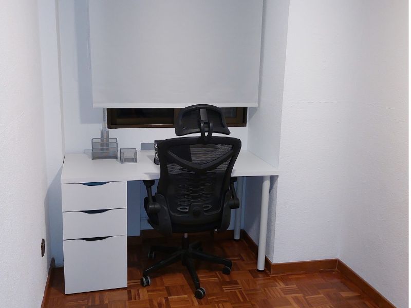 Foto de cliente de Mesa escritorio con cajones Athena color blanco 138 cm