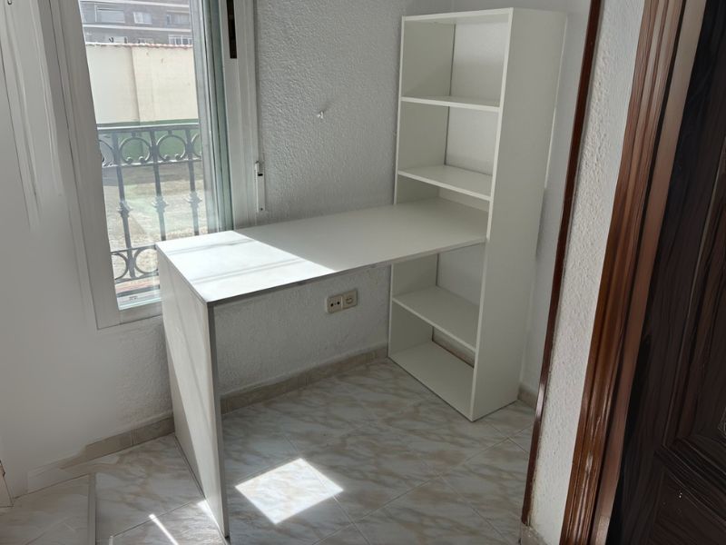 Foto de cliente de Mesa de escritorio con estanteria reversible Duplo Blanco 120 cm