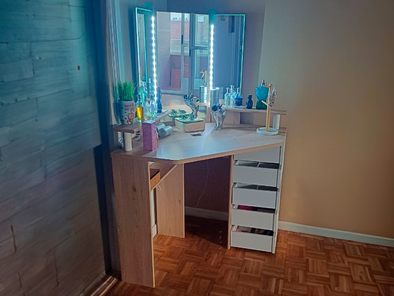 Foto de cliente de Tocador de Dormitorio California con Espejo y LED Roble y Blanco 142x114x61 cm