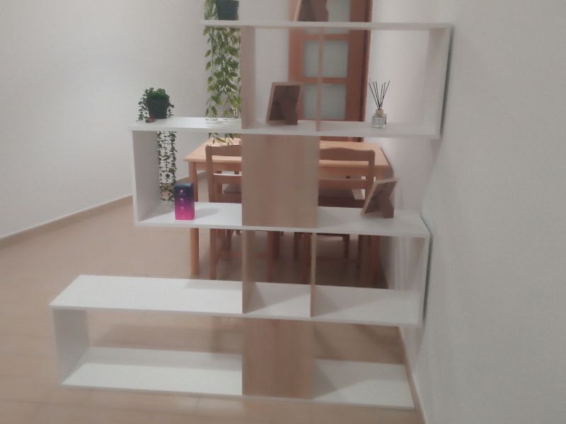 Foto de cliente de Estantería o librería Zig-zag en color roble canadian y blanco 145x145x28 cm