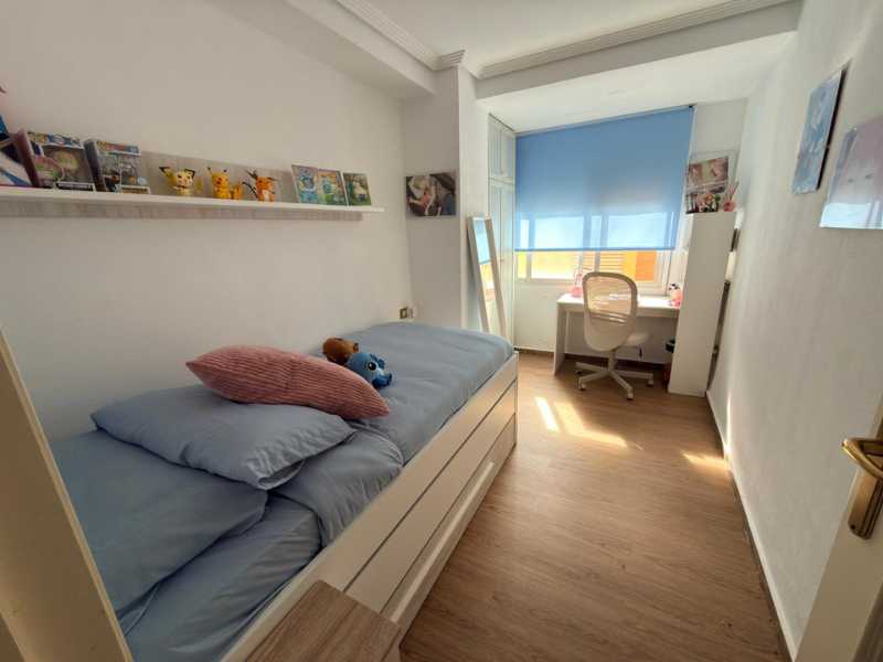 Foto de cliente de Mesa de escritorio con estanteria reversible Duplo Blanco 120 cm