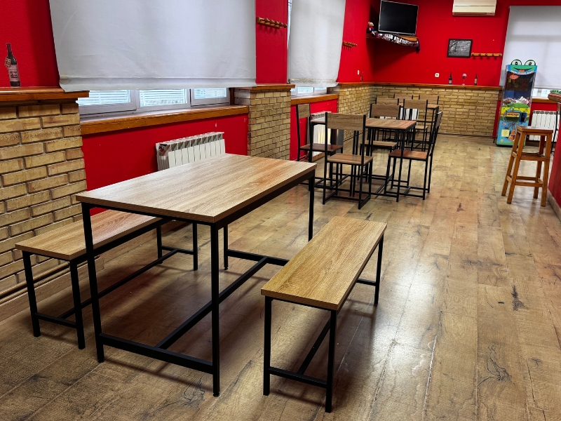 Foto de cliente de Conjunto Mesa Cocina Fija y 2 Bancos Lari Color Roble Cambrian y Negro