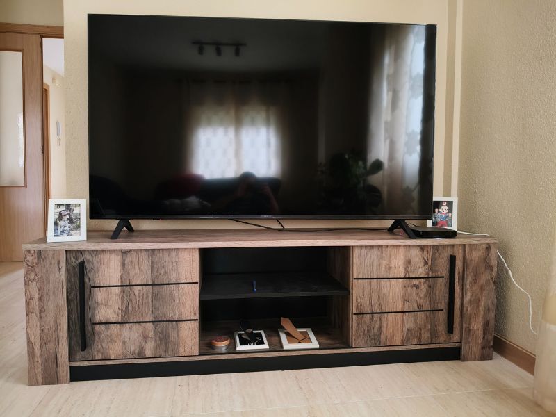 Foto de cliente de Mueble Tv Salón Mónaco Puertas Correderas Roble Saloon y Negro Estructurado 185 cm