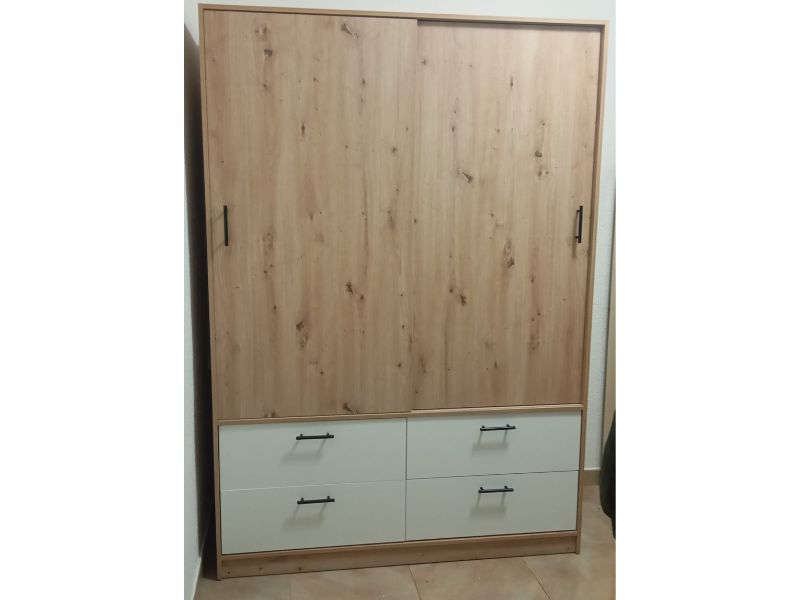 Foto de cliente de Armario con 2 Puertas Correderas y 4 Cajones Lúmina en Blanco Artik y Roble Nodi 140x200 cm