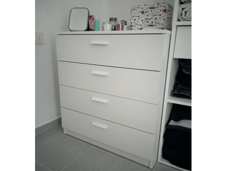 Foto de cliente de Cómoda Blanca 4 Cajones Tibet 74x78 cm