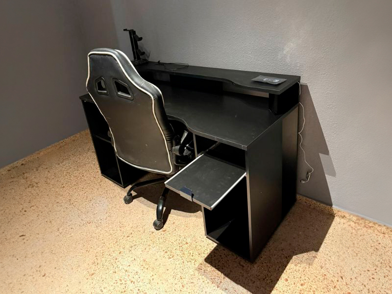 Foto de cliente de Mesa Gaming Escritorio Jeu Color Negro Con Luz Led 150 cm