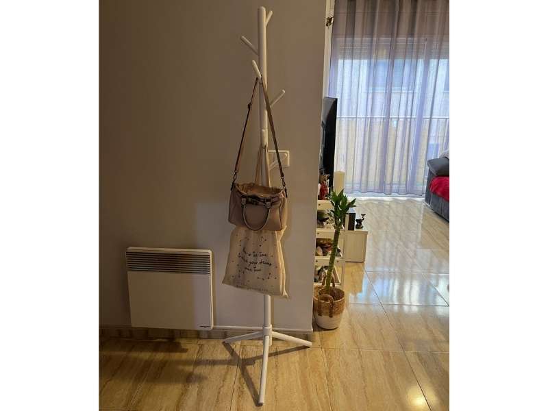 Foto de cliente de Perchero De Pie 8 Colgadores Reki Color Blanco