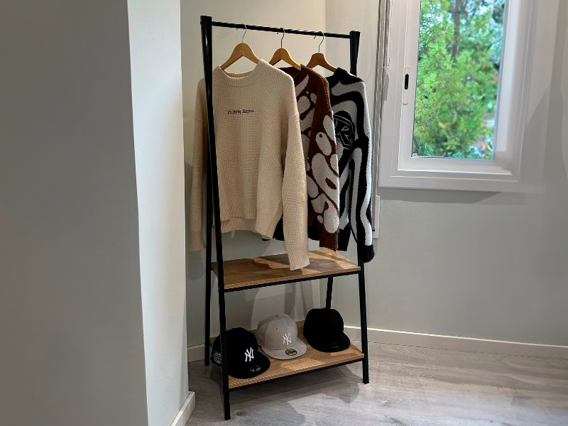 Foto de cliente de Burro de Ropa 2 Estantes Cepi Color Negro y Roble Cambrian 64x150 cm