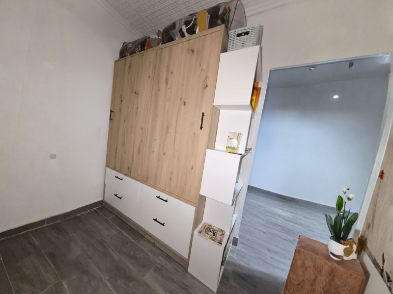Foto de cliente de Armario con 2 Puertas Correderas y 4 Cajones Lúmina en Blanco Artik y Roble Nodi 140x200 cm