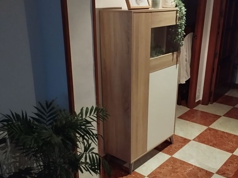 Foto de cliente de Vitrina Kikua Plus color roble y blanco salón 77x142 cm