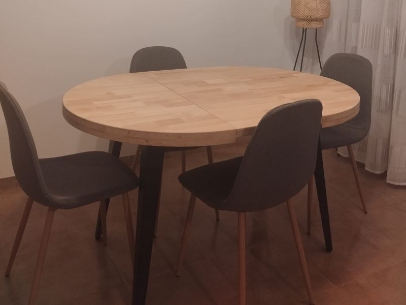 Foto de cliente de Conjunto Mesa Extensible y 4 Sillas Color Roble Nordish y Negro