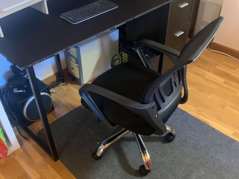 Foto de cliente de Silla oficina Vita giratoria negra con refuerzo lumbar