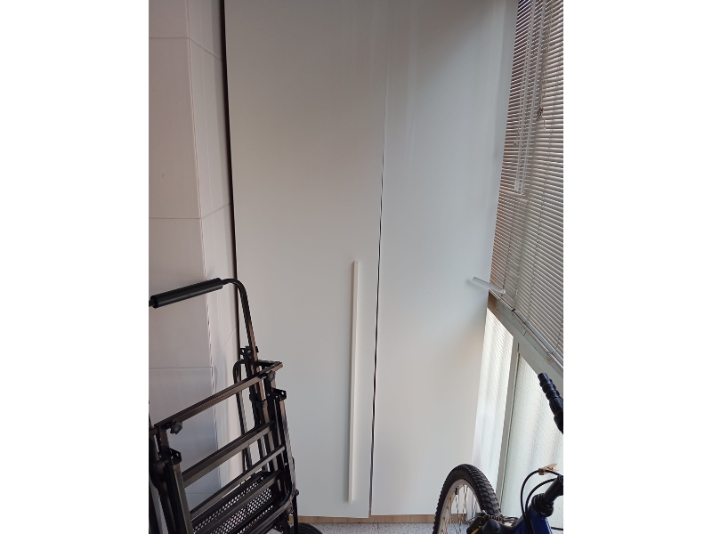 Foto de cliente de Armario Juvenil Noa 2 Puertas Color Roble Nodi Y Blanco Artik 90x200 cm