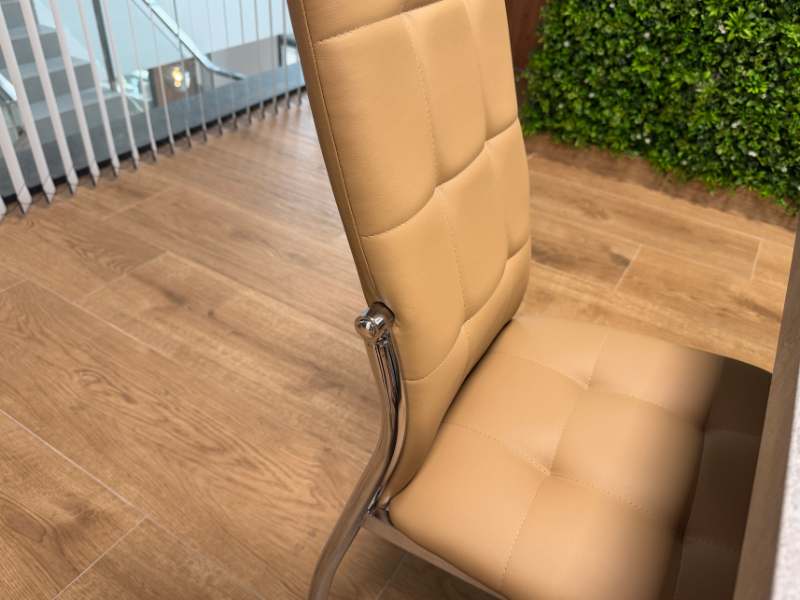 Foto de cliente de Sillas De Comedor Moderna Laci De Polipiel Y Metal Cromado Color Capuccino