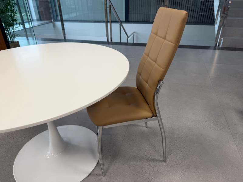 Foto de cliente de Sillas De Comedor Moderna Laci De Polipiel Y Metal Cromado Color Capuccino