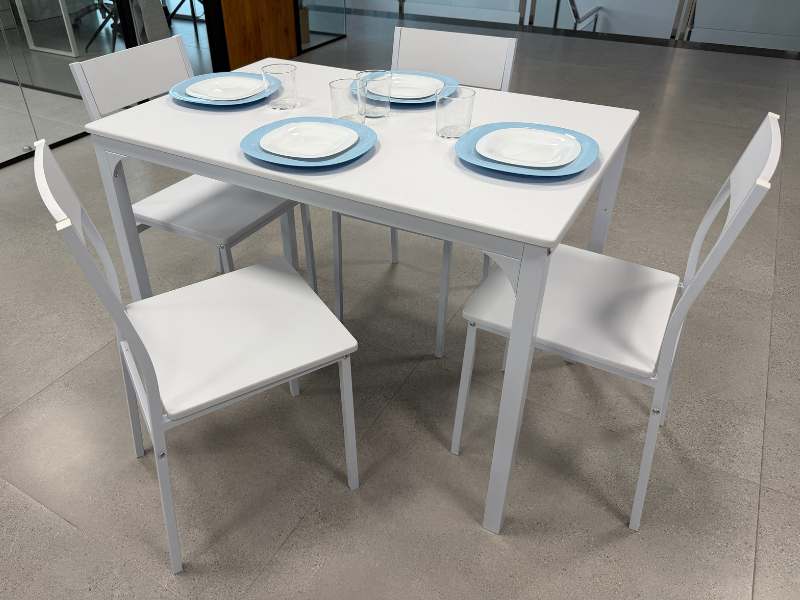 Foto de cliente de Conjunto Mesa Cocina con 4 Sillas Color Blanco Brillo