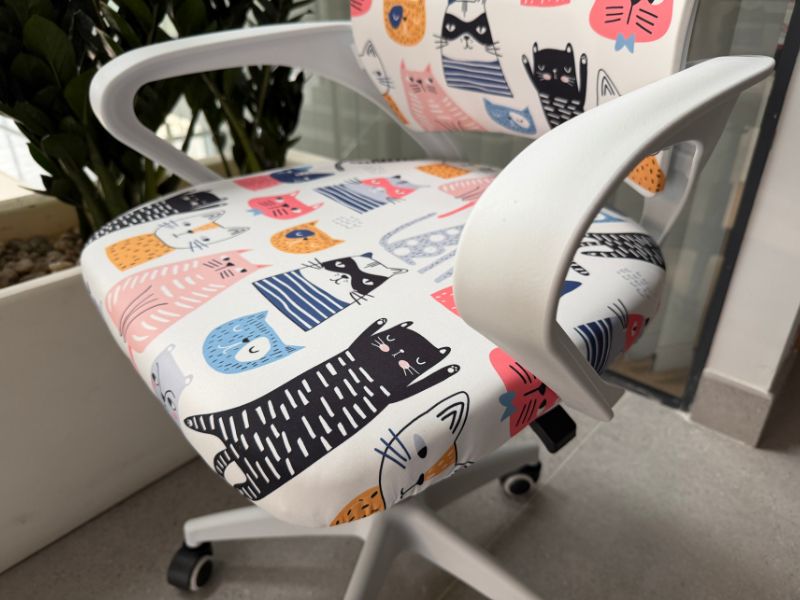 Foto de cliente de Silla Escritorio Juvenil Vita Gatito Miau Color Blanco