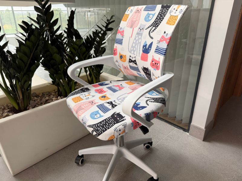 Foto de cliente de Silla Escritorio Juvenil Vita Gatito Miau Color Blanco