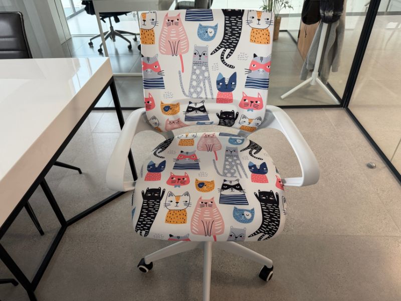 Foto de cliente de Silla Escritorio Juvenil Vita Gatito Miau Color Blanco