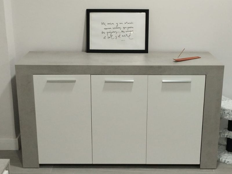 Foto de cliente de Aparador Salón Comedor Estilo Industrial Con 3 Puertas Color Gris Cemento Y Blanco 144 cm