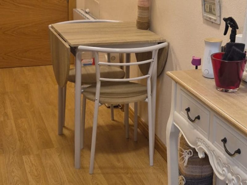 Foto de cliente de Conjunto mesa y 2 sillas blanco y roble Butterfly