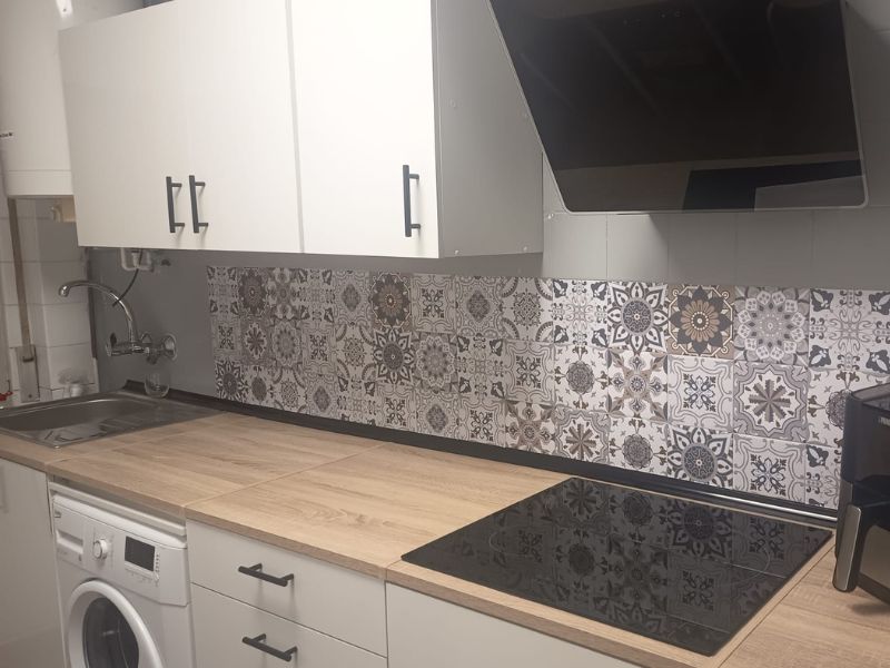 Foto de cliente de Cocina Modular Kira Completa 7 Módulos Color Blanco Brillo y Roble Canadian 220 cm