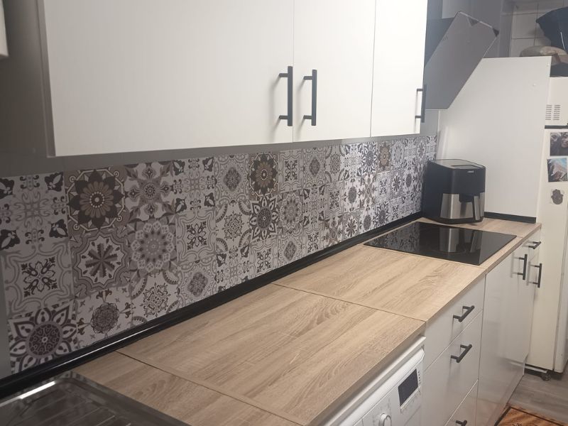 Foto de cliente de Cocina Modular Kira Completa 7 Módulos Color Blanco Brillo y Roble Canadian 220 cm