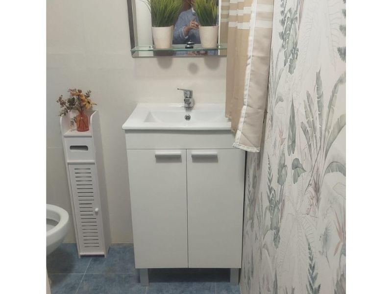 Foto de cliente de Mueble de Baño con Patas y Espejo Camelia Blanco Brillo 50 cm (Lavamanos Opcional)