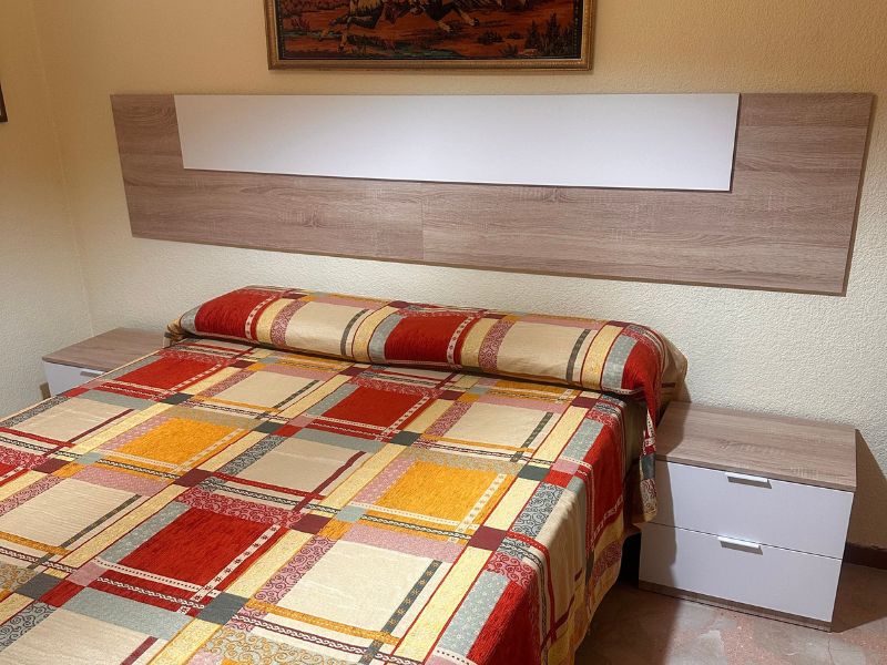 Foto de cliente de Cabecero de Cama con Mesitas Para Habitación Matrimonio 247 cm
