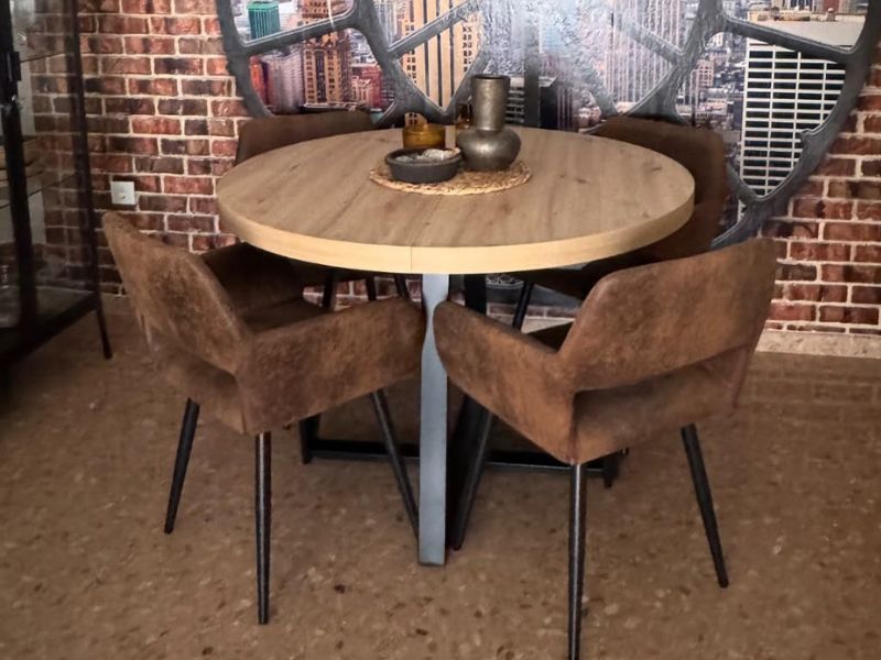 Foto de cliente de Mesa Comedor Redonda Extensible Aduna Roble y Negro 110-158x110 cm