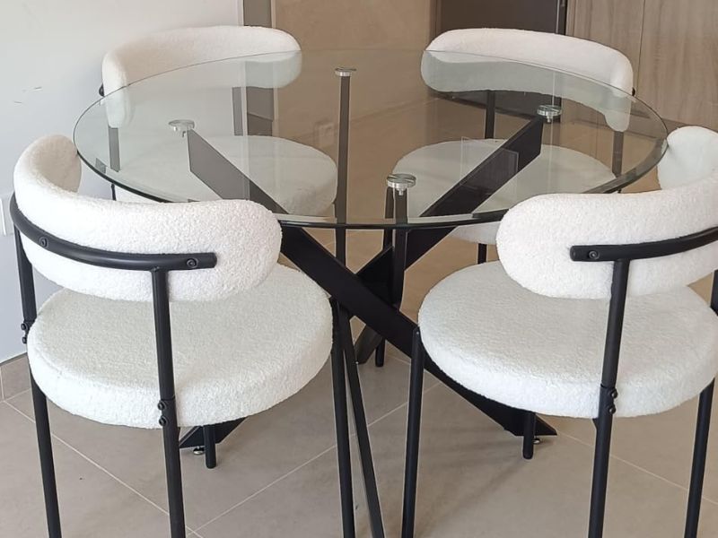 Foto de cliente de Mesa Comedor Redonda Crest Cristal Color Negro 110x74 cm