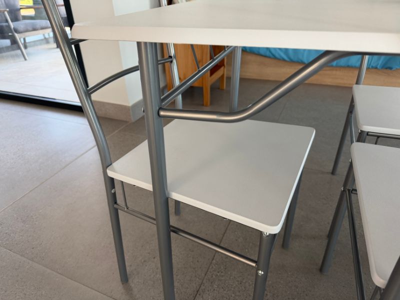 Foto de cliente de Conjunto Mesa Cocina y 4 Sillas Color Gris y Blanco