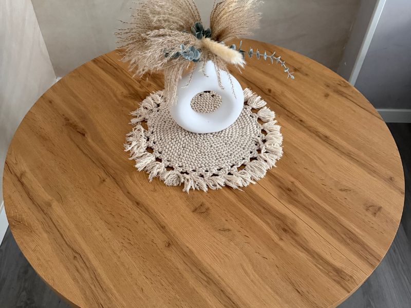 Foto de cliente de Mesa Comedor Redonda Extensible Aduna Roble y Negro 110-158x110 cm