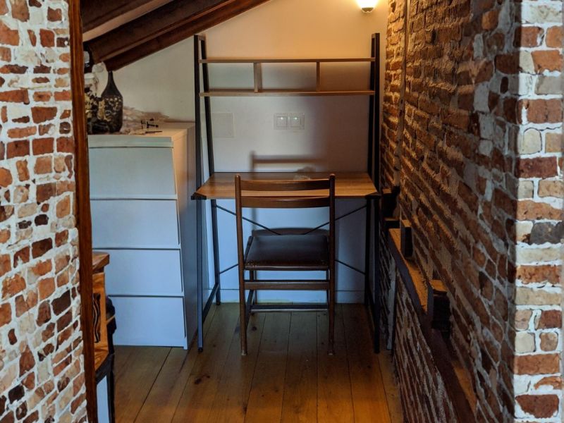 Foto de cliente de Mesa Escritorio Ordenador Simply con Estante Color Roble Cambrian y Negro 86 cm