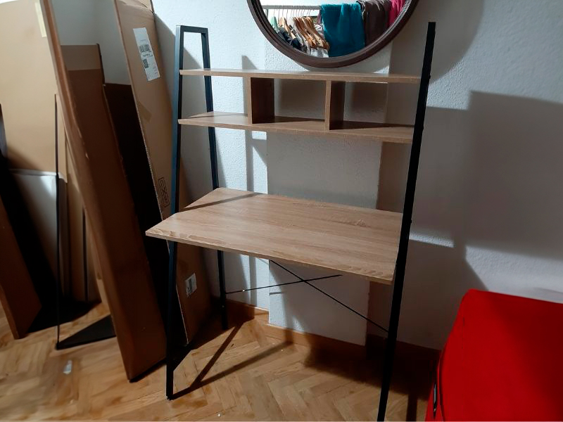 Foto de cliente de Mesa Escritorio Ordenador Simply con Estante Color Roble Cambrian y Negro 86 cm