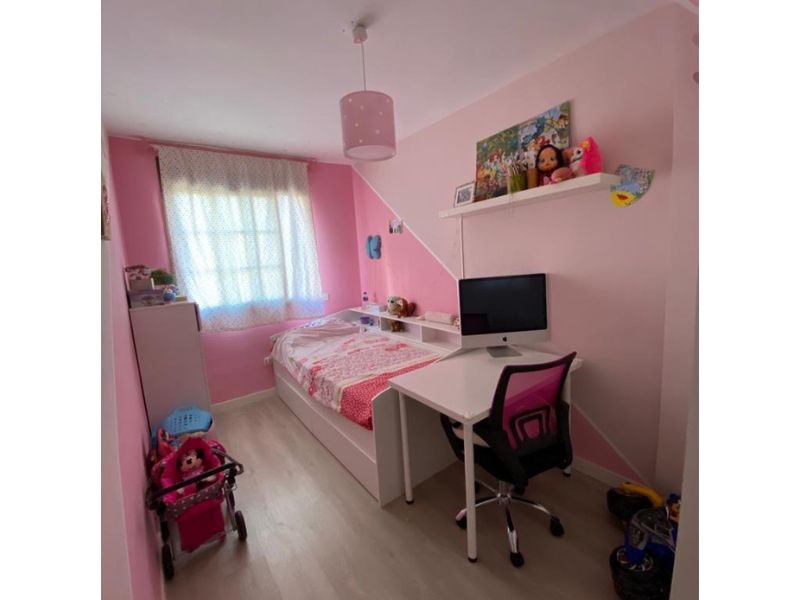 Foto de cliente de Silla de oficina giratoria Vita color rosa y negro juvenil