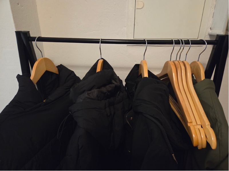 Foto de cliente de Burro de Ropa 2 Estantes Cepi Color Negro y Roble Cambrian 64x150 cm