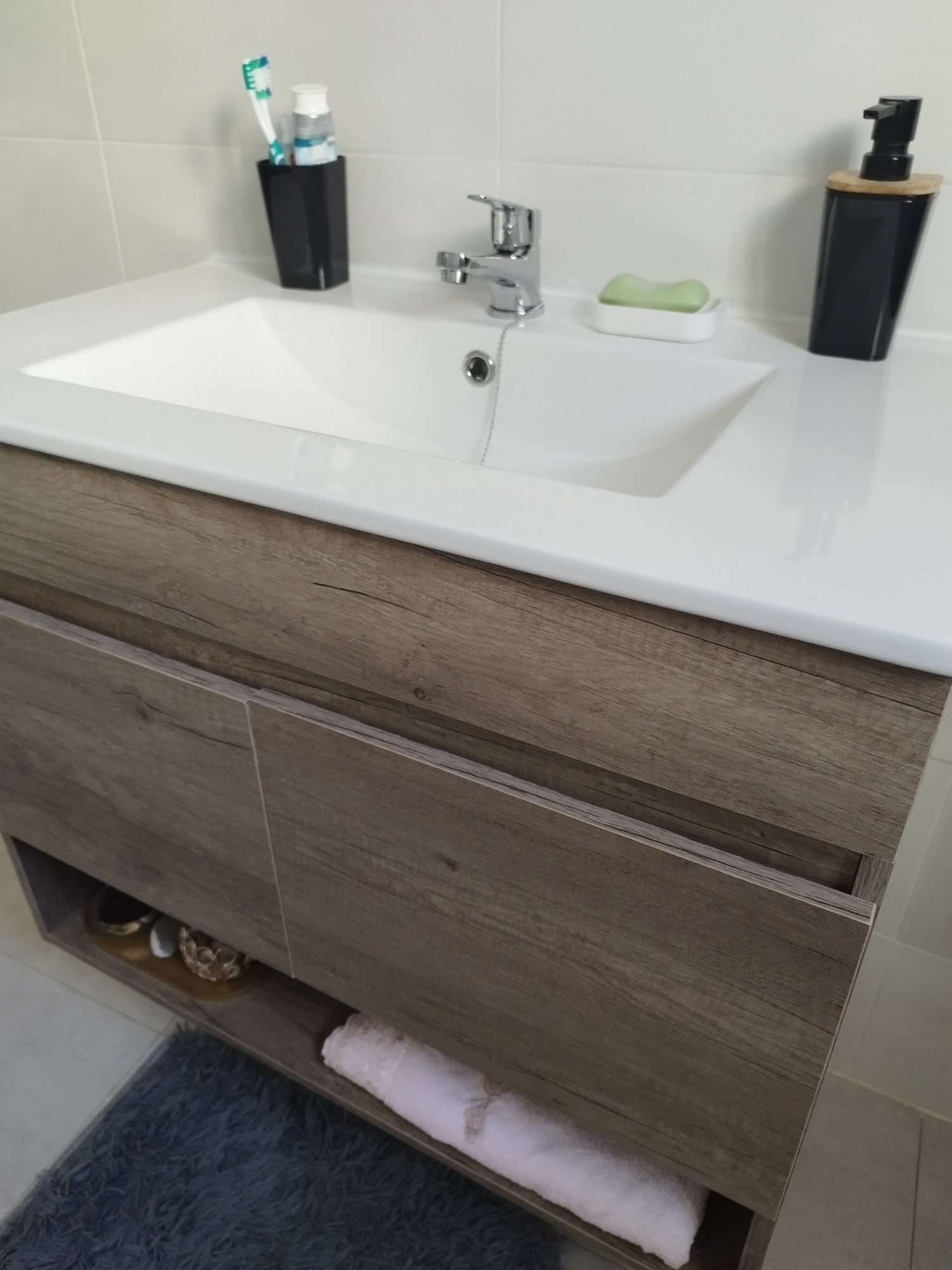 Foto de cliente de Mueble de Baño Pack y Armario Auxiliar Nordik (Incluye Lavabo y Espejo)
