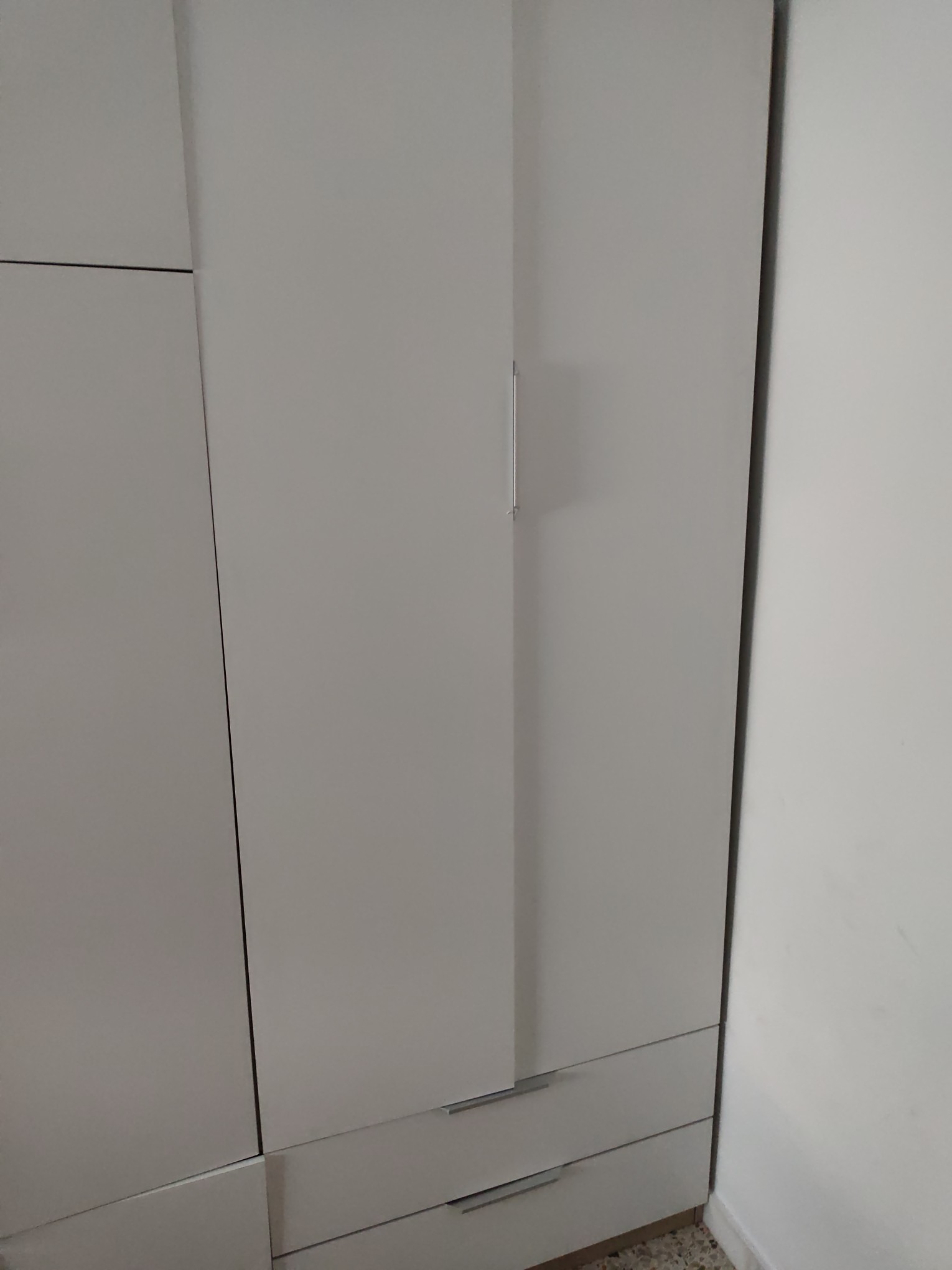 Foto de cliente de Armario Dormitorio Ghost 2 Cajones y 8 Puertas Blanco y Roble Kronberg 158x51 cm