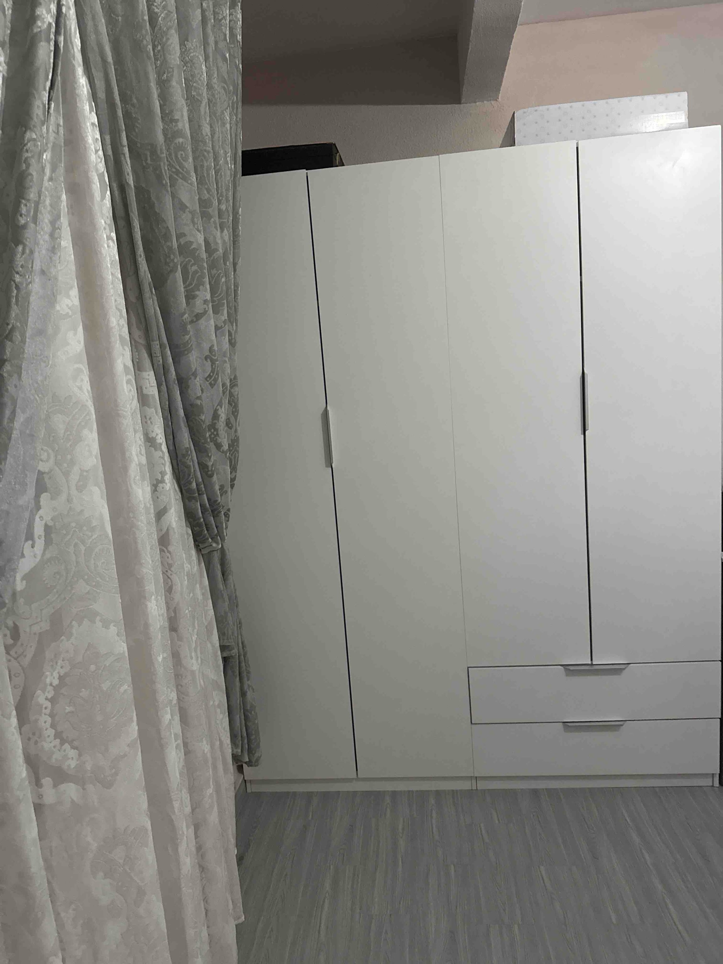 Foto de cliente de Armario Dormitorio Ghost 2 Cajones y 4 Puertas Blanco Mate 158x51 cm
