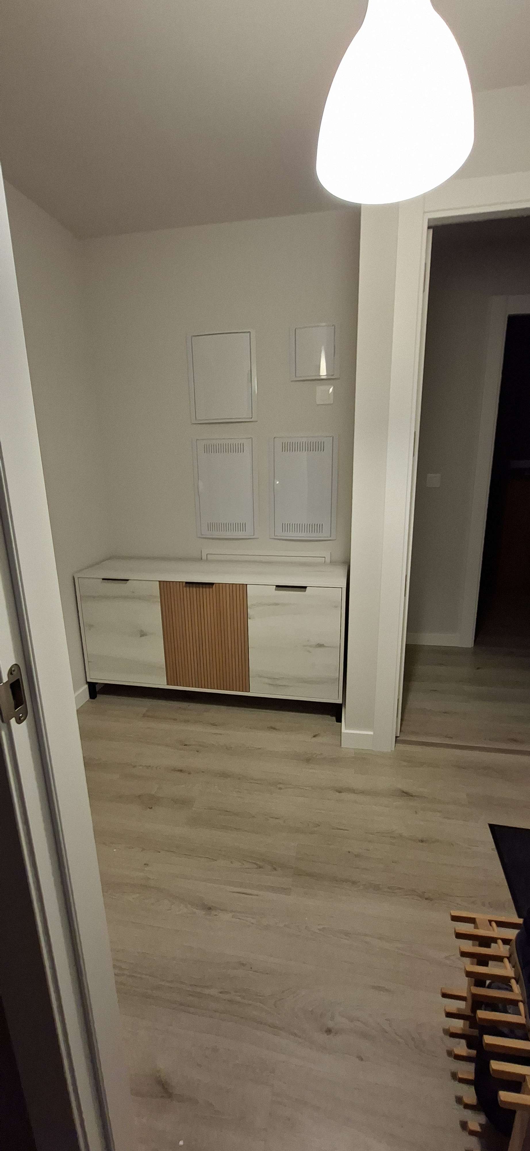 Foto de cliente de Aparador Salón Tokio 3 Puertas Blanco Albo y Roble Rayado 136 cm