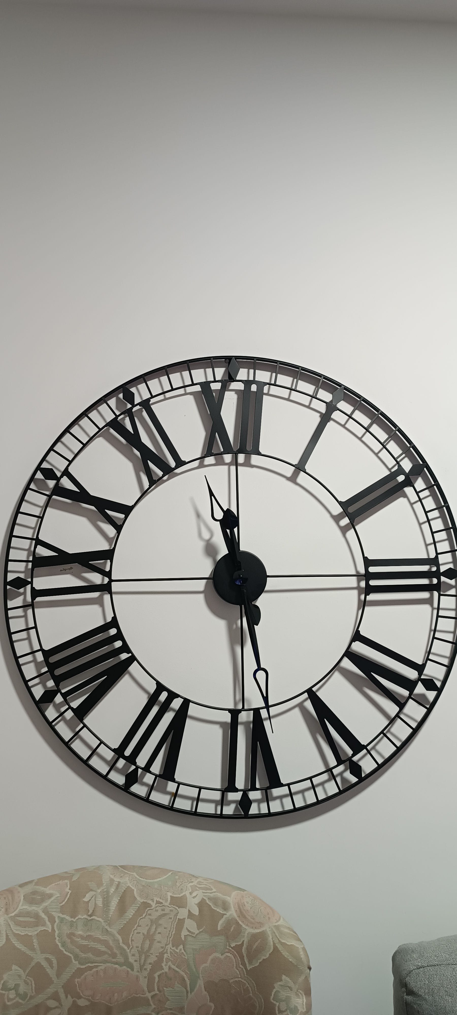 Foto de cliente de Reloj de pared Tibor Color Negro 88 cm