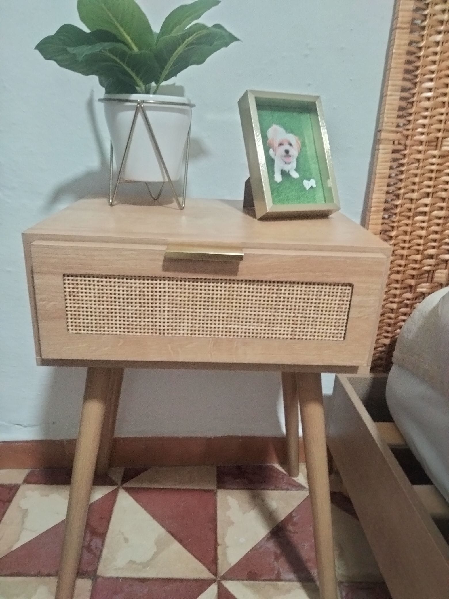 Foto de cliente de Mesita de noche con cajón Frisa Pino y Rattan 40x52 cm