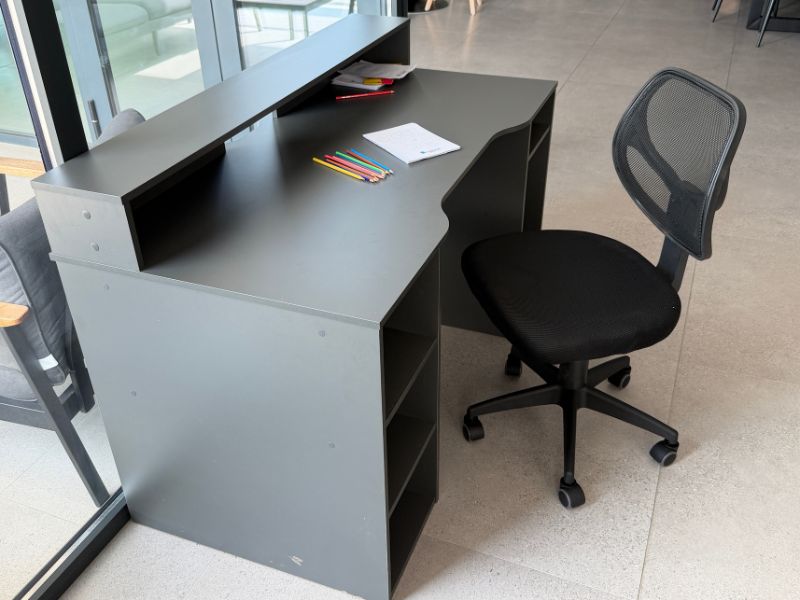 Foto de cliente de Silla Estudio Oficina Giratoria Dinamic Color Negro