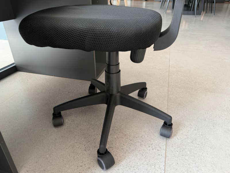 Foto de cliente de Silla Estudio Oficina Giratoria Dinamic Color Negro